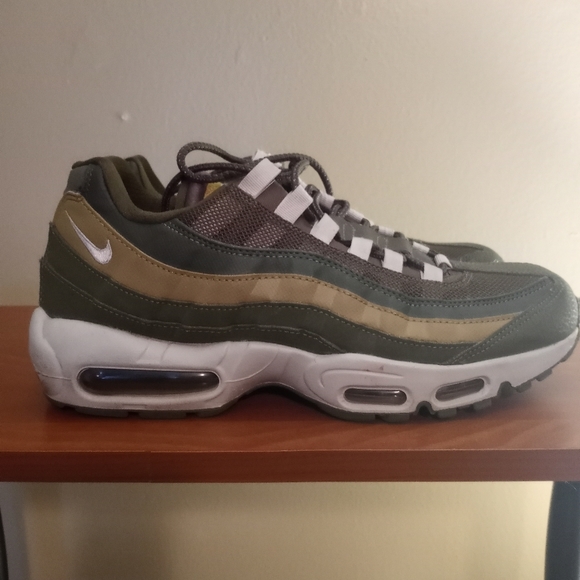 Shoes - Picture 2 of 2